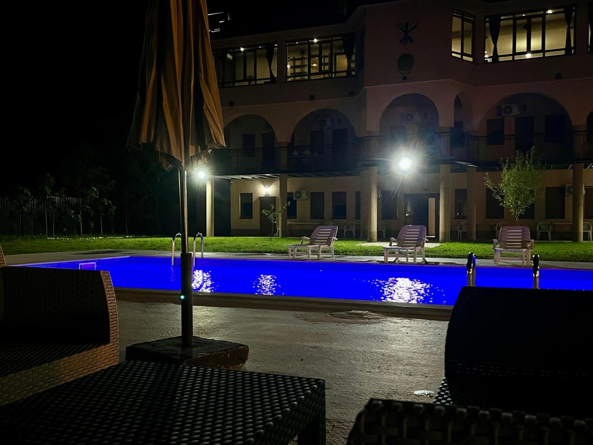 Hotel Noor คอนยิค ภายนอก รูปภาพ